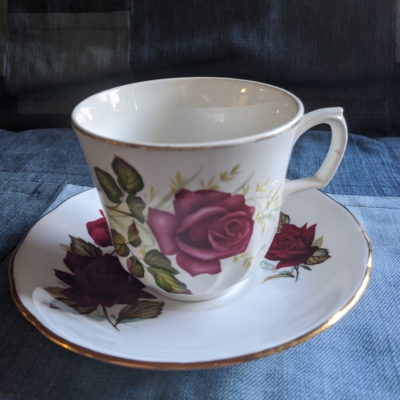 Vintage Anniversary rose bone China vintage teacup set - Picture 9 of 10